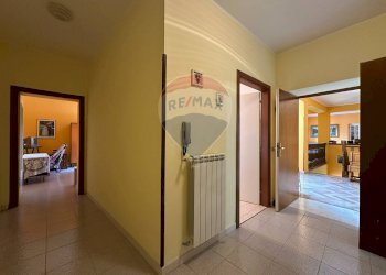 Hall / corridoio - Casa indipendente Corso Garibaldi
 
76, Montaquila - foto 69