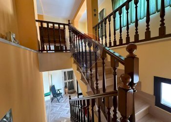 Scale - Casa indipendente Corso Garibaldi
 
76, Montaquila - foto 82