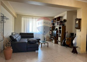 Soggiorno - Appartamento Via Cesare Battisti
 
4, Roccasicura - foto 5