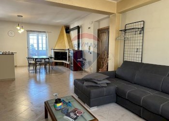 Sala da pranzo - Appartamento Via Cesare Battisti
 
4, Roccasicura - foto 7