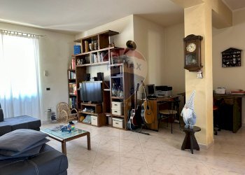 Soggiorno - Appartamento Via Cesare Battisti
 
4, Roccasicura - foto 9