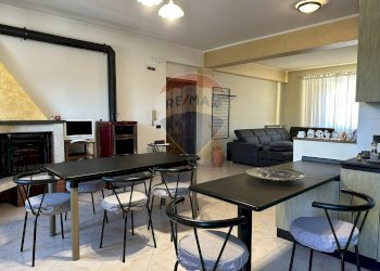 Sala da pranzo - Appartamento Via Cesare Battisti
 
4, Roccasicura - foto 11