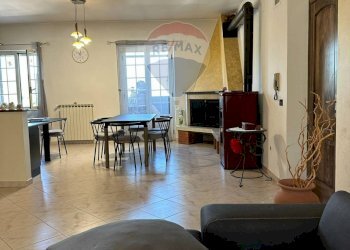 Sala da pranzo - Appartamento Via Cesare Battisti
 
4, Roccasicura - foto 17