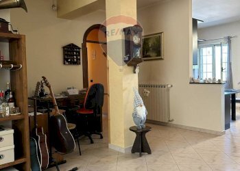 Soggiorno - Appartamento Via Cesare Battisti
 
4, Roccasicura - foto 18