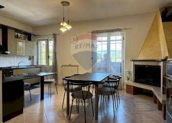 Sala da pranzo - Appartamento Via Cesare Battisti
 
4, Roccasicura - foto 21