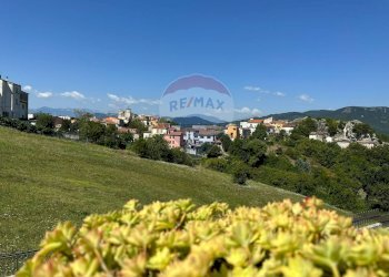 Vista delle montagne - Appartamento Via Cesare Battisti
 
4, Roccasicura - foto 2