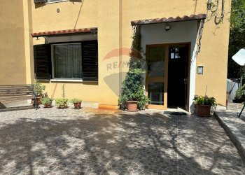 Casa all\'aperto - Appartamento Via Cesare Battisti
 
4, Roccasicura - foto 82