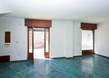 Foto 10 - Negozio Via Roma
38, Nuoro - foto 10