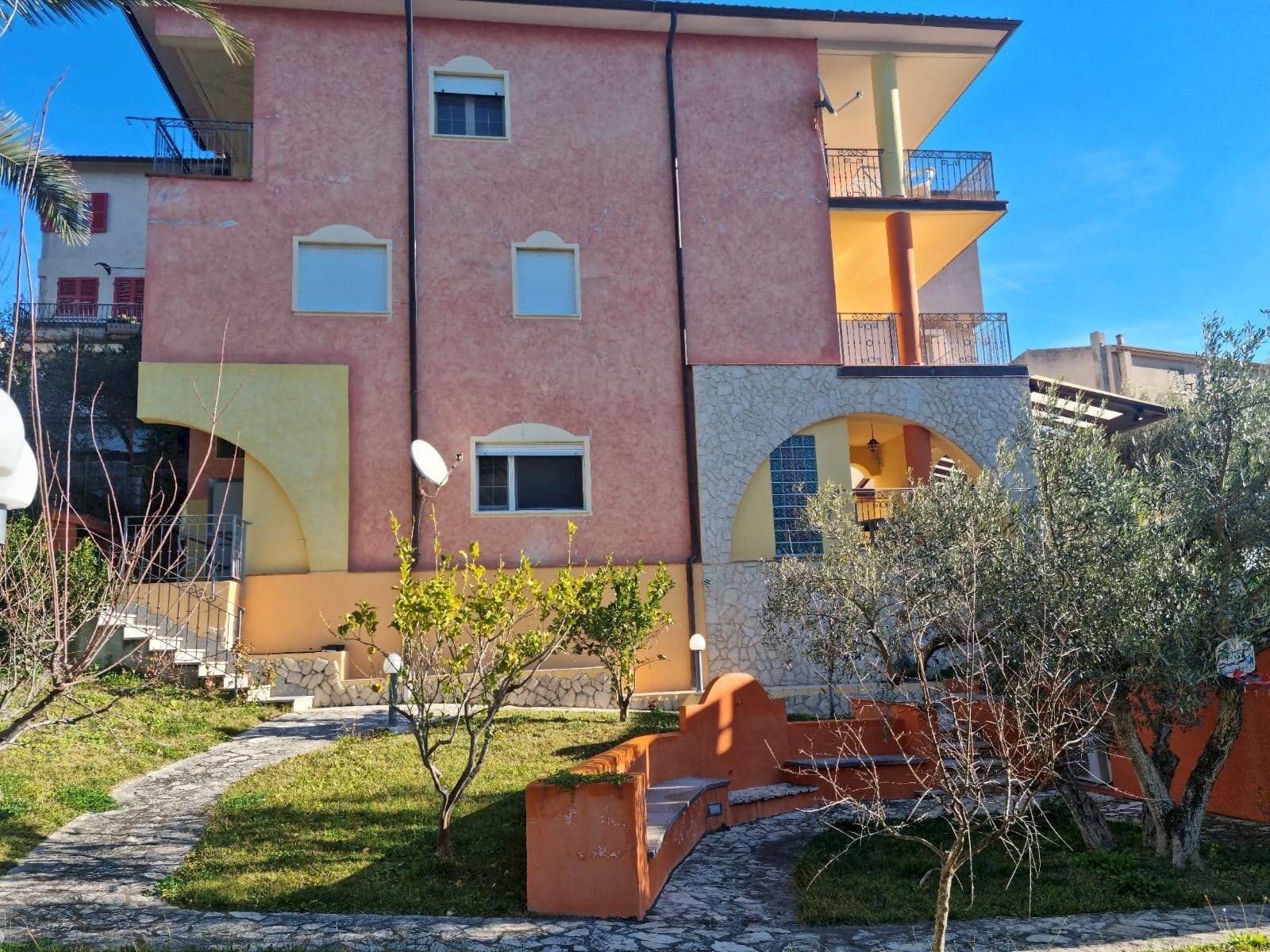 Foto 2 - Casa semi indipendente VIA MONSERRATO
 
11, Ozieri - foto 2