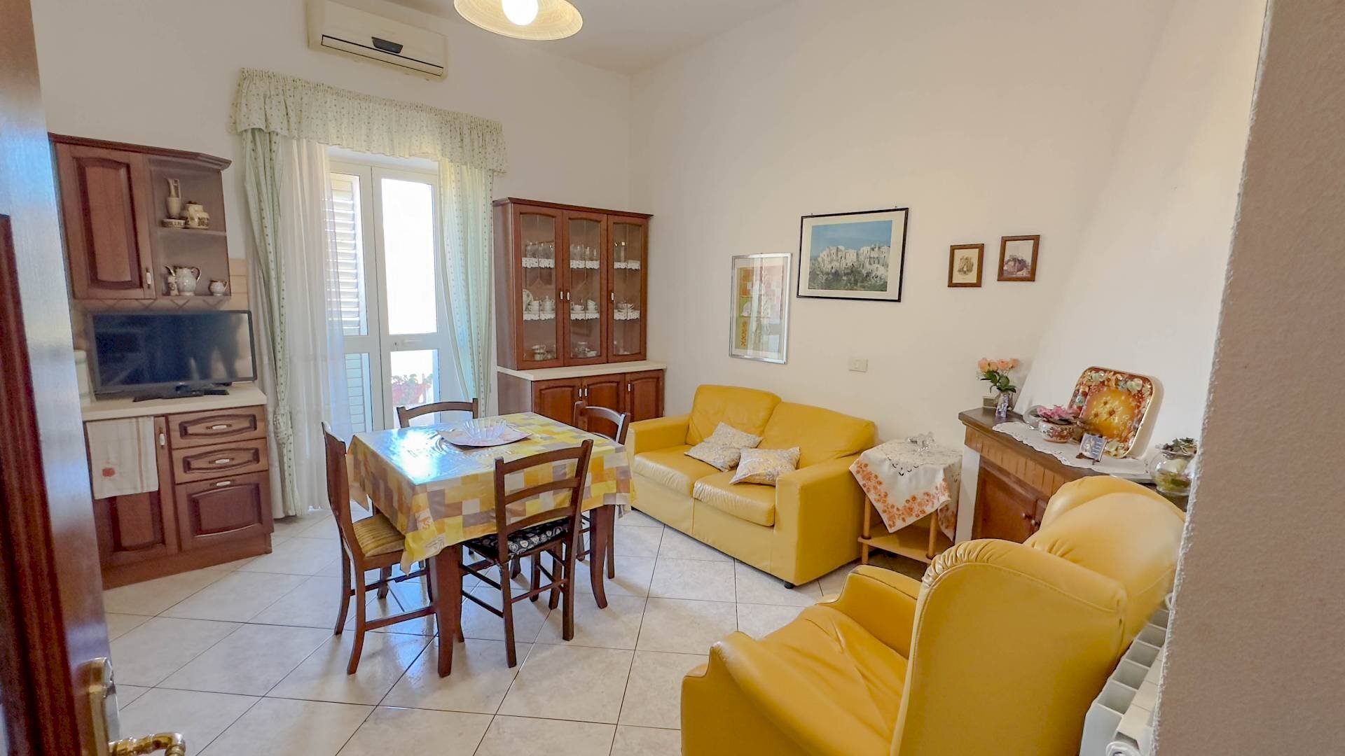 Foto 2 - Trilocale Via Nazionale
 
22, Oliena - foto 2