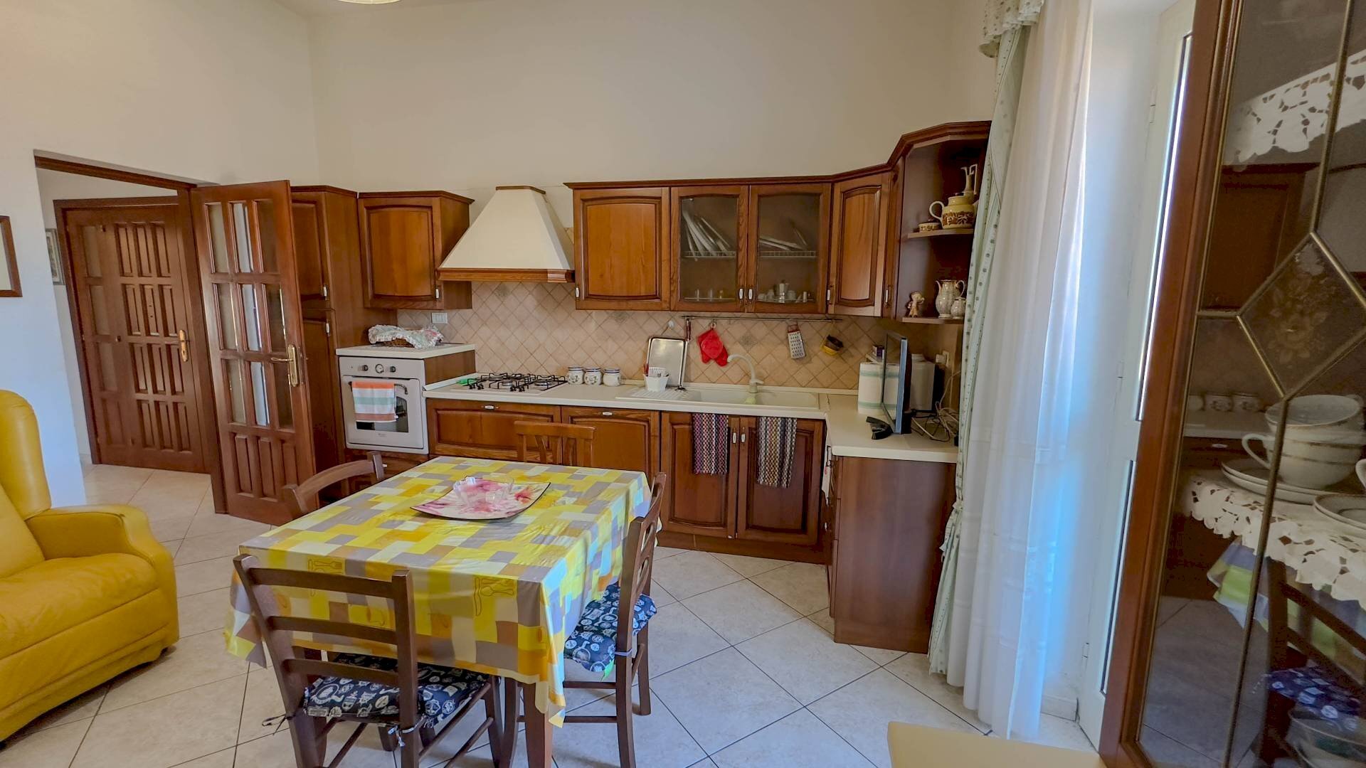 Foto 3 - Trilocale Via Nazionale
 
22, Oliena - foto 3