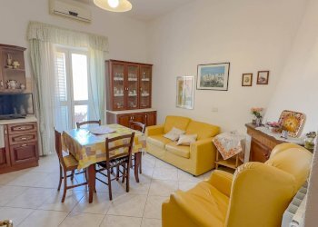 Foto 2 - Trilocale Via Nazionale
 
22, Oliena - foto 2