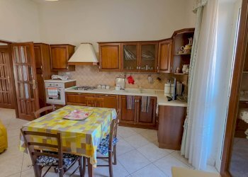 Foto 3 - Trilocale Via Nazionale
 
22, Oliena - foto 3