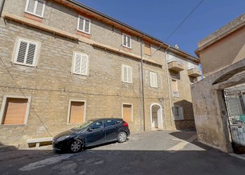 Foto 24 - Trilocale Via Nazionale
 
22, Oliena - foto 24