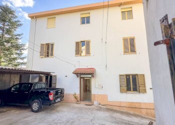 Foto 1 - Casa indipendente Vico Siniscola
 
2, Oliena - foto 1