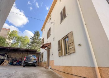 Foto 2 - Casa indipendente Vico Siniscola
 
2, Oliena - foto 2