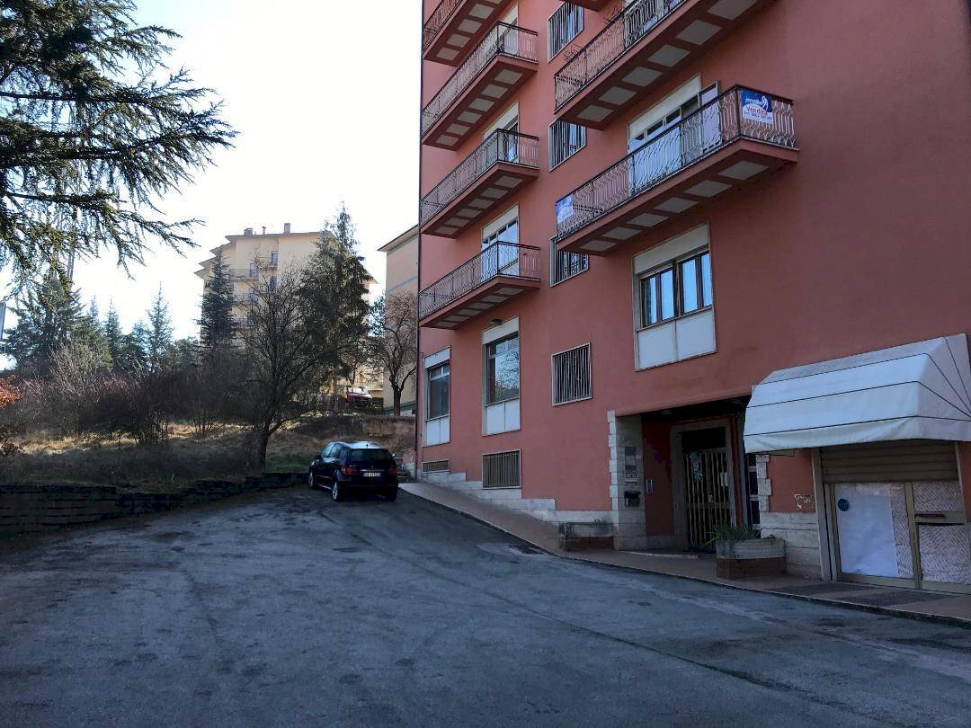 Foto 1 - Commercial Premises Via Alcide de Gasperi
 
67, L'Aquila - photo 1