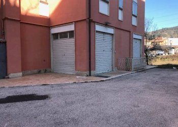 Foto 2 - Commercial Premises Via Alcide de Gasperi
67, L'Aquila - photo 2