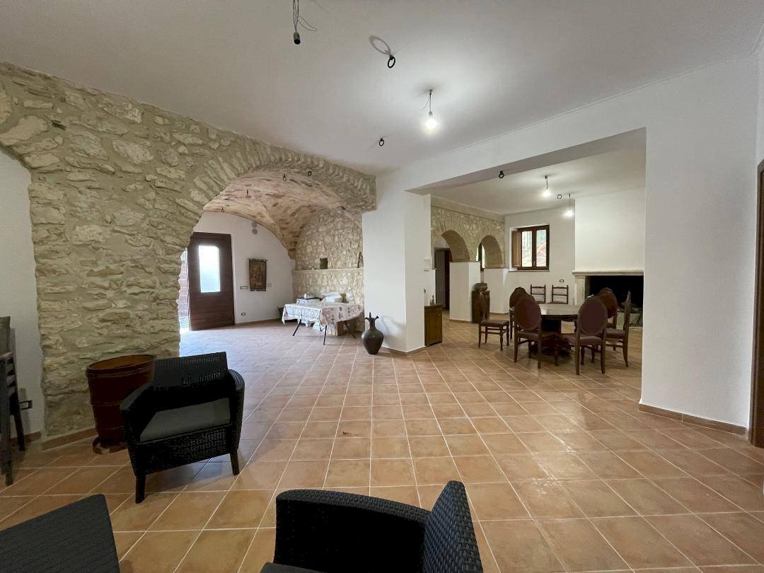 Foto 1 - Independent house VIA PIETRANGELI
 
SNC, Prata d'Ansidonia - photo 1