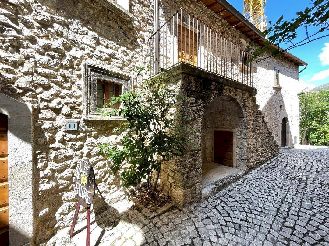 Foto 1 - Casa indipendente Via Degli Archi
 
13, Santo Stefano di Sessanio - foto 1