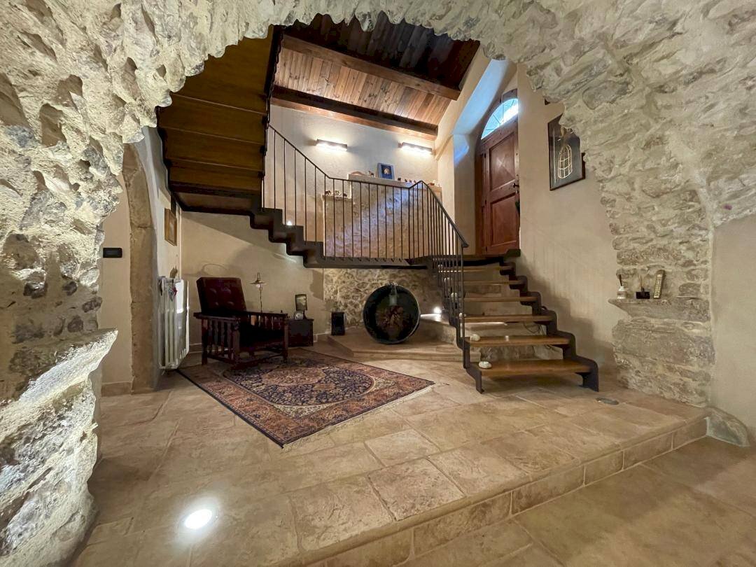 Foto 3 - Independent house Via Laurentana
 
snc, Prata d'Ansidonia - photo 3