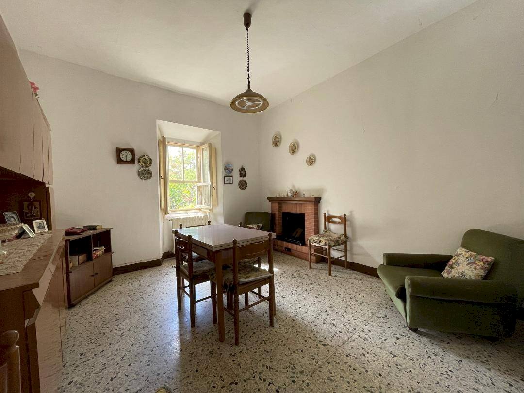 Foto 2 - Casa semi indipendente Via dei Cappuccini
 
4, Ofena - foto 2