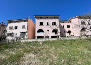 Foto 2 - Villa a Schiera Via San Biagio
 
5/f, L'Aquila - foto 2