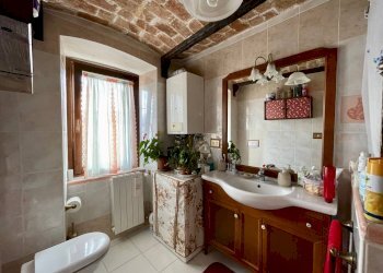 Foto 11 - Casa indipendente Via della Chiesa
 
33, Fagnano Alto - foto 11