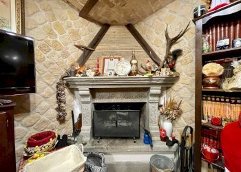 Foto 13 - Casa indipendente Via della Chiesa
 
33, Fagnano Alto - foto 13