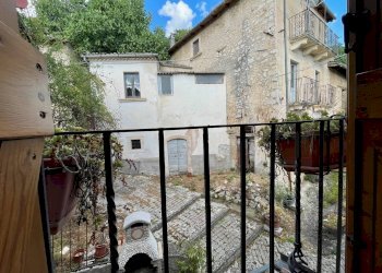 Foto 14 - Casa indipendente Via della Chiesa
 
33, Fagnano Alto - foto 14