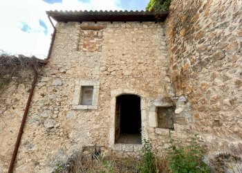 Foto 2 - Casa indipendente Loc. Roccacalascio
 
snc, Calascio - foto 2