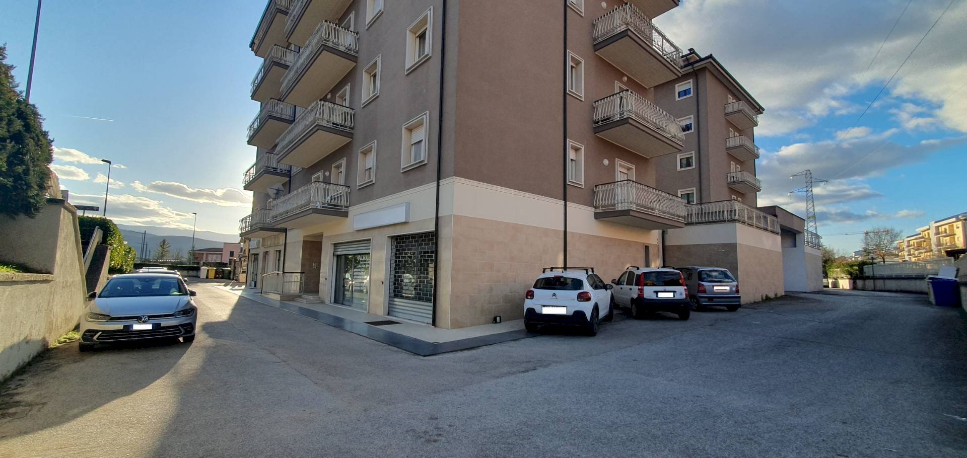 Foto 1 - Commercial Premises Via Ugo Piccinini
 
14, L'Aquila - photo 1