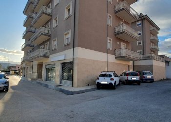 Foto 1 - Commercial Premises Via Ugo Piccinini
14, L'Aquila - photo 1