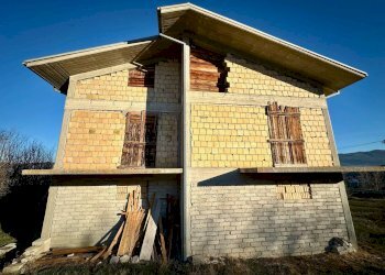 Foto 2 - Villa Via Fontamara
 
snc, Ocre - foto 2