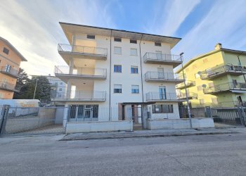 Foto 1 - Quadrilocale Via Cappadocia
 
3, L'Aquila - foto 1