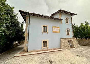 Foto 18 - Villa Via Valle d'Aosta
 
4, L'Aquila - foto 18