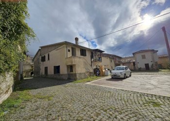 Foto 1 - Casa indipendente Piazza San Pietro
 
snc, Cagnano Amiterno - foto 1