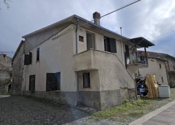 Foto 2 - Casa indipendente Piazza San Pietro
 
snc, Cagnano Amiterno - foto 2