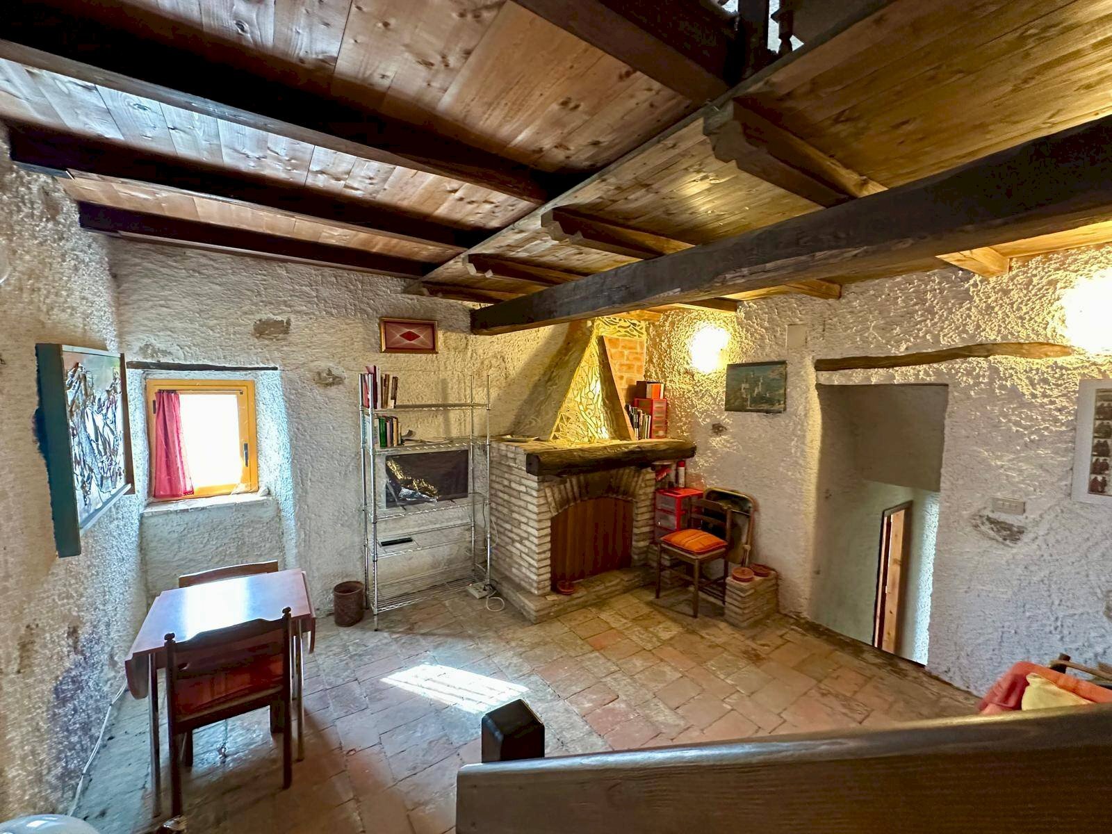 Foto 2 - Casa indipendente Via Fonte San Salvatore
 
snc, L'Aquila - foto 2