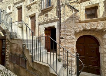 Foto 2 - Independent house Rione Ricetto
 
28, Castel del Monte - photo 2