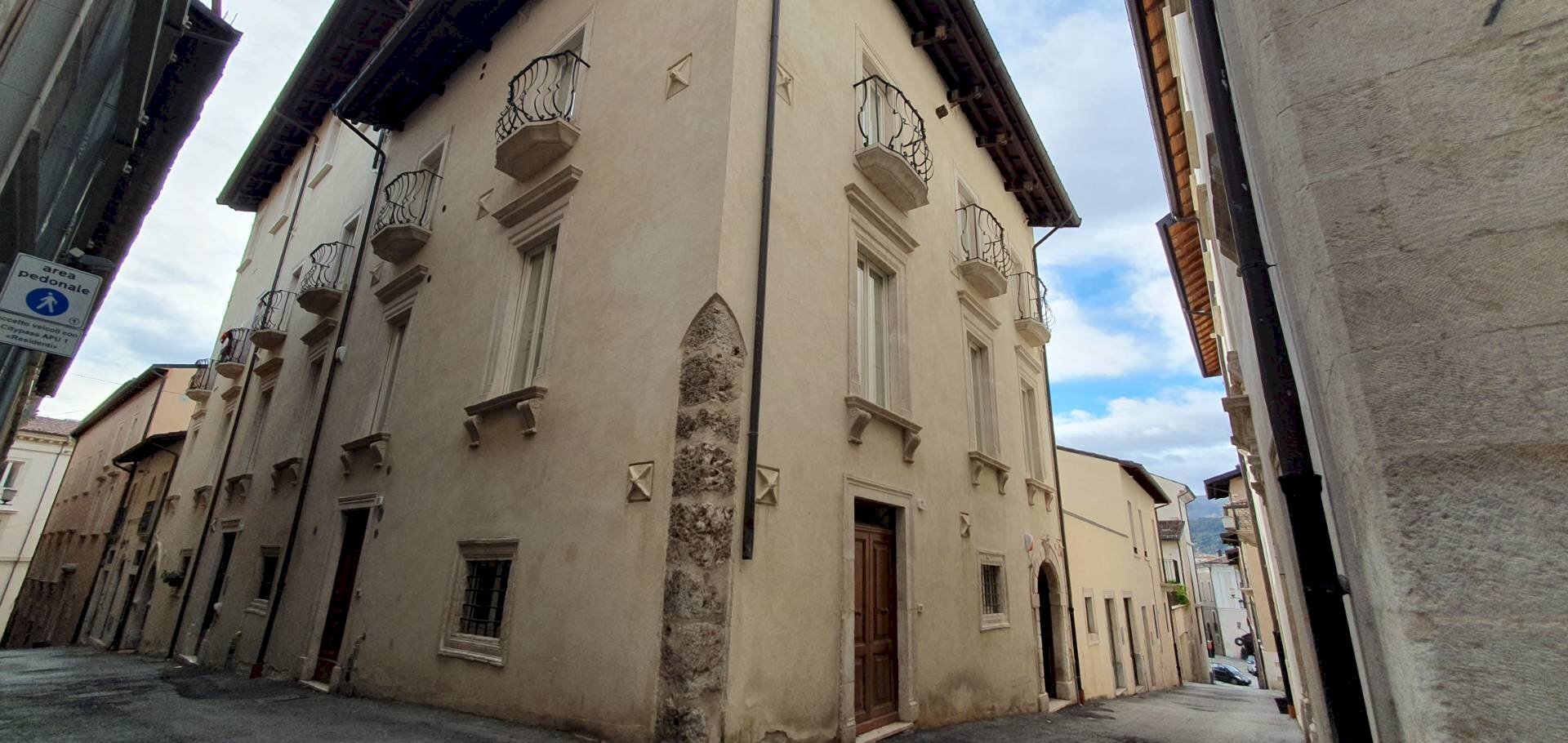 Foto 1 - Office Via Accursio
 
12, L'Aquila - photo 1