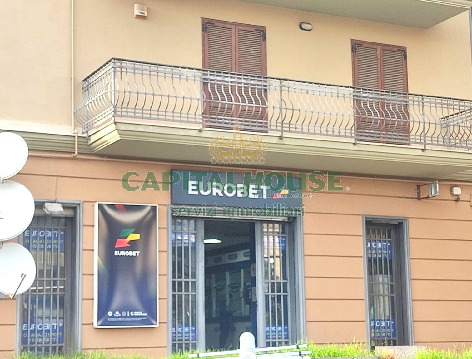 Foto 2 - Locale Commerciale via nazionale delle puglie, Sirignano - foto 2