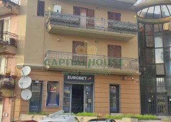 Foto 3 - Locale Commerciale via nazionale delle puglie, Sirignano - foto 3