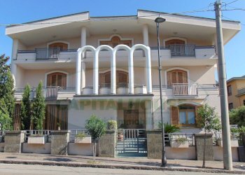 Foto 1 - Villa mugnano del cardinale, Mugnano del Cardinale - photo 1