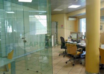 Foto 7 - Locale Commerciale via nazionale delle puglie, Sirignano - foto 7