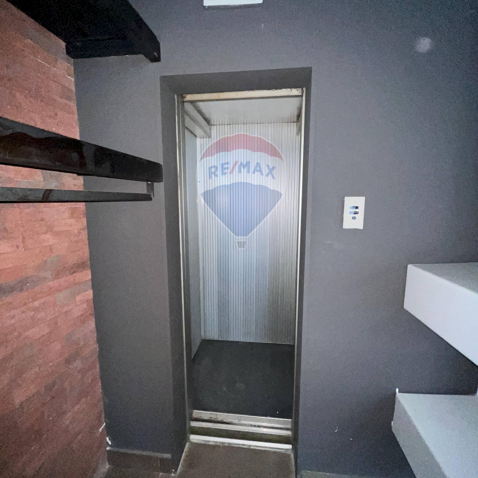 Bagno - Commercial Premises Via Roma
 
167, Ragusa - photo 3