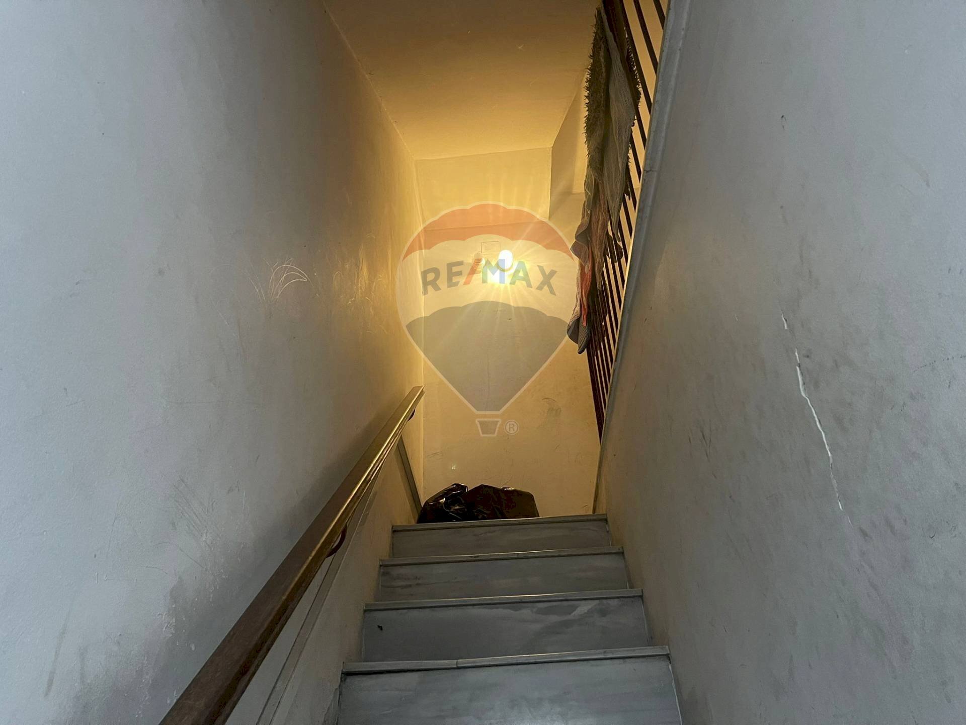 Scale - Semi-detached house Via Umberto Maddalena
68, Palermo - photo 3