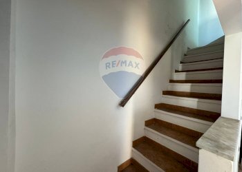 Scale - Semi-detached house Via Umberto Maddalena
68, Palermo - photo 16