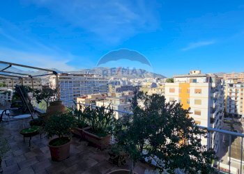 Balcone - Appartamento Via Emilia
 
11, Palermo - foto 1