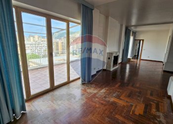 Salone - Appartamento Via Emilia
 
11, Palermo - foto 6